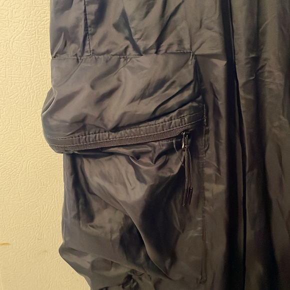 Nike Women’s XL Black Cargo Swoosh Pants 5 Pockets - Picture 4 of 12